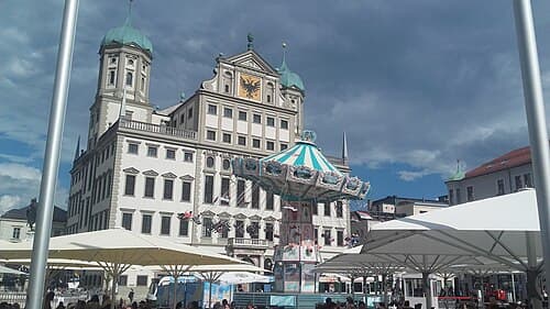 Rathaus und Rathausplatz in Augsburg